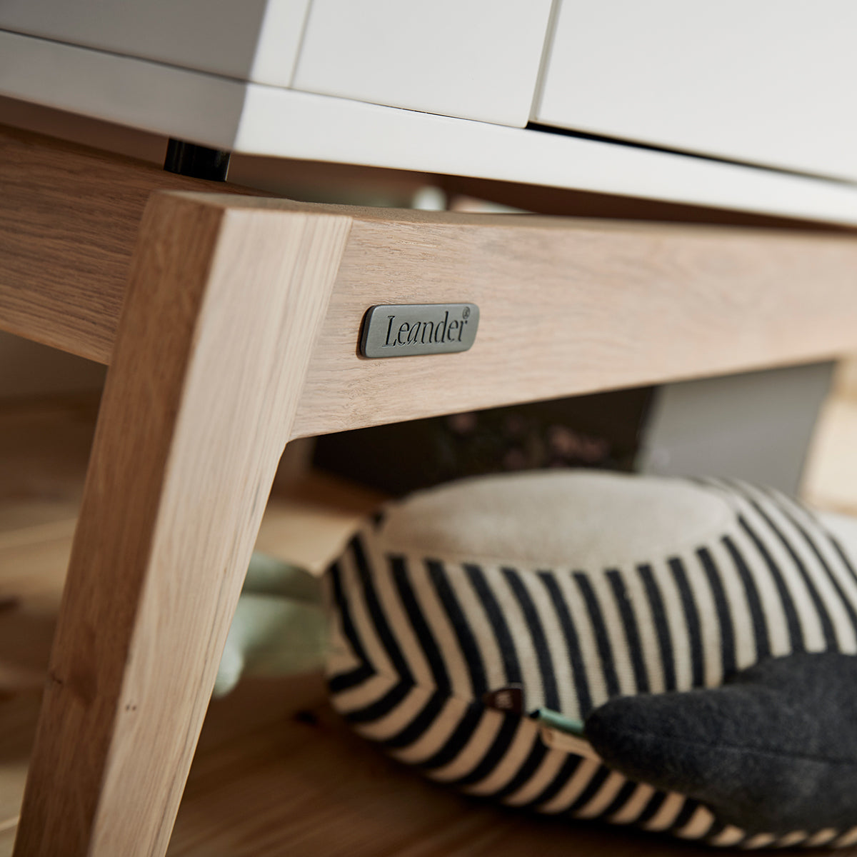 leander-luna-kleiderschrank-klein-white-oak image 4