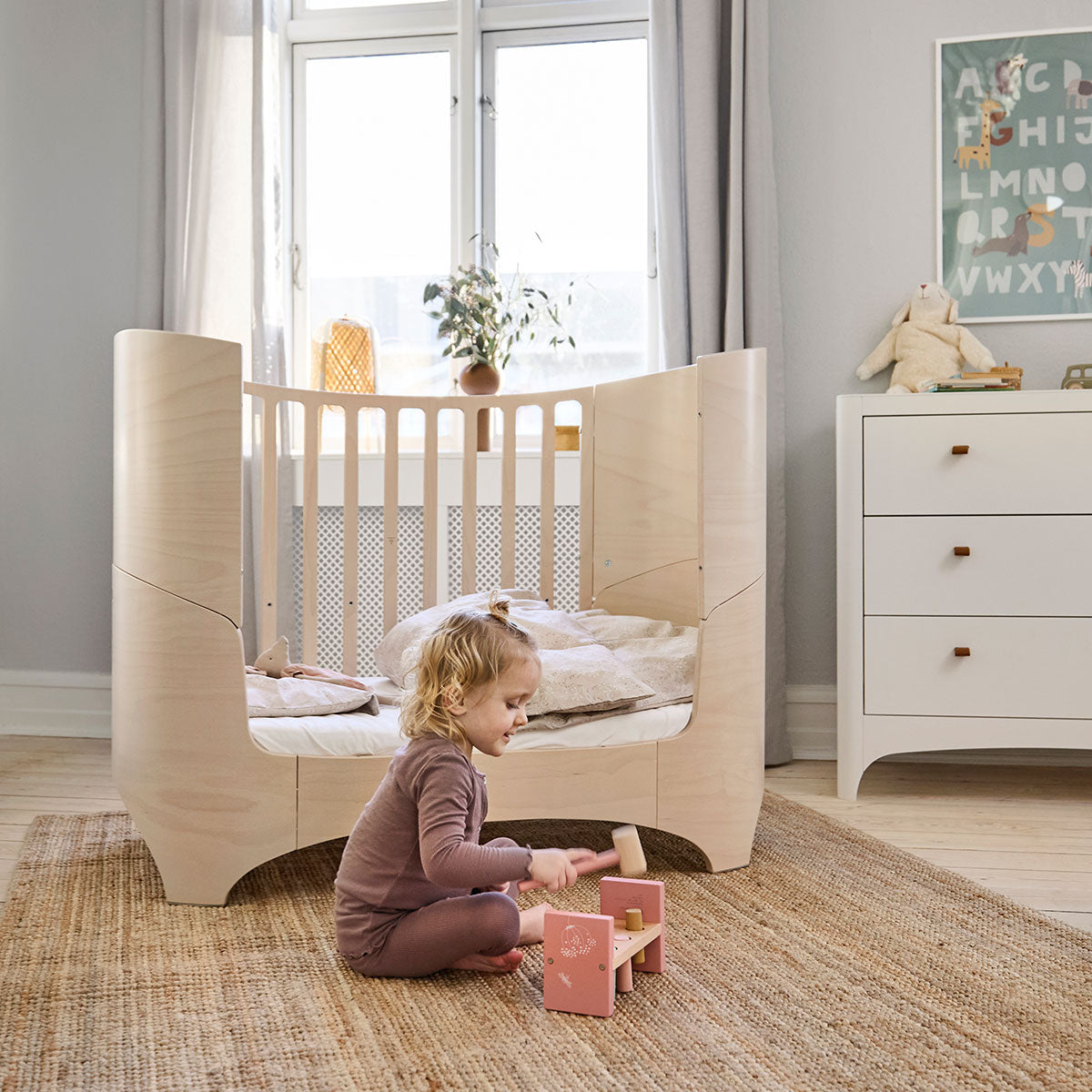 leander-classic-babybett-0-3-jahre-massivholz-oval-mitwachsend image 2