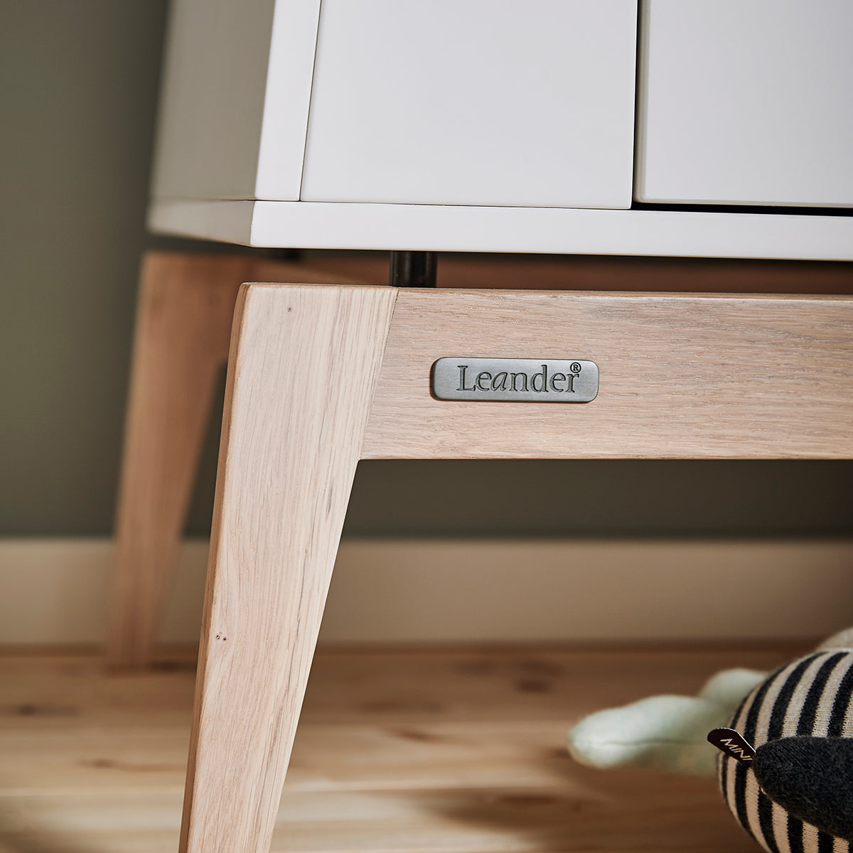 leander-luna-kleiderschrank-klein-white-oak image 3