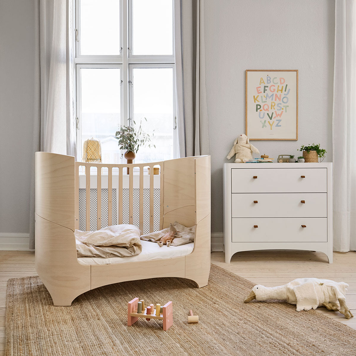 leander-classic-babybett-0-3-jahre-massivholz-oval-mitwachsend image 5