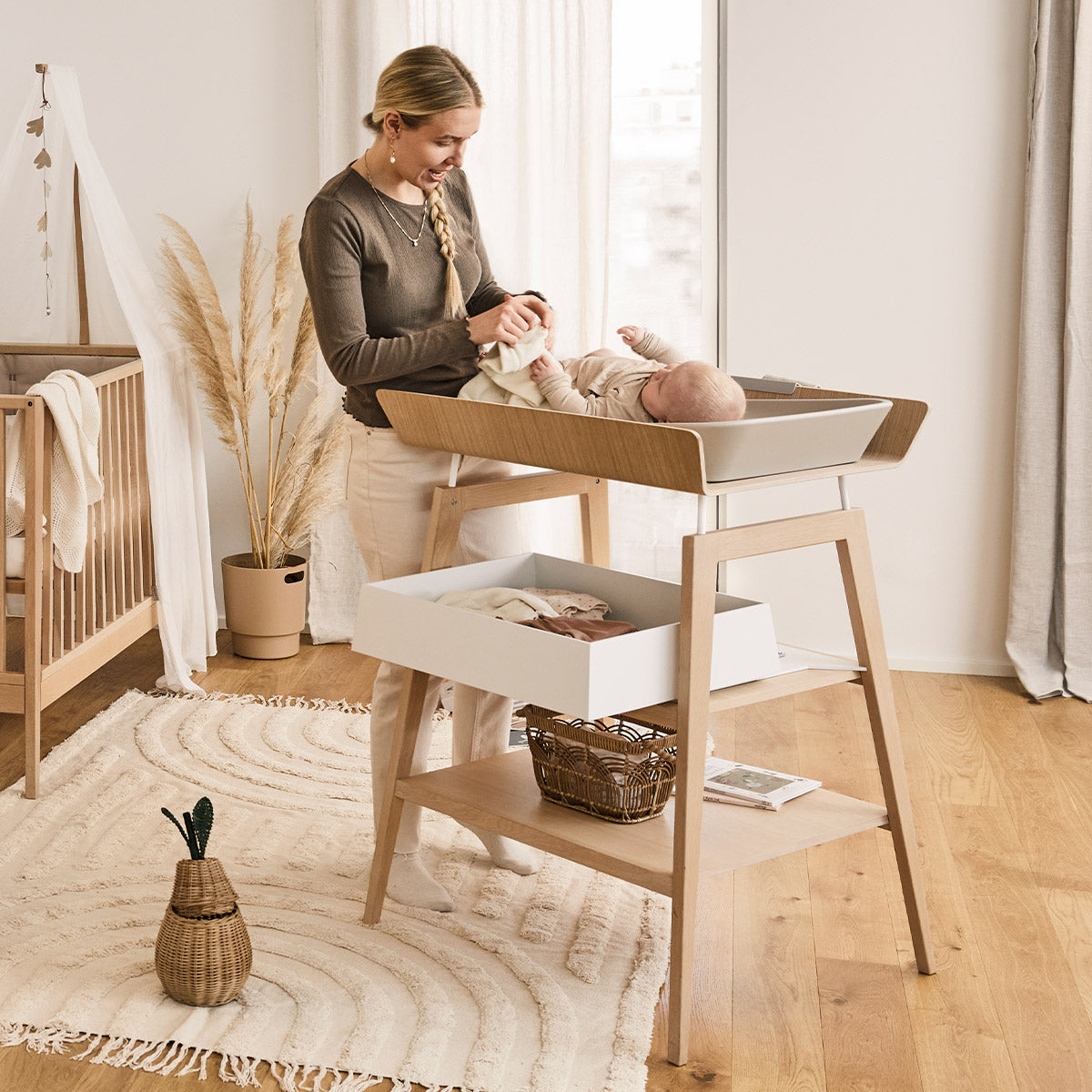 leander-linea-wickeltisch-schublade-white image 4