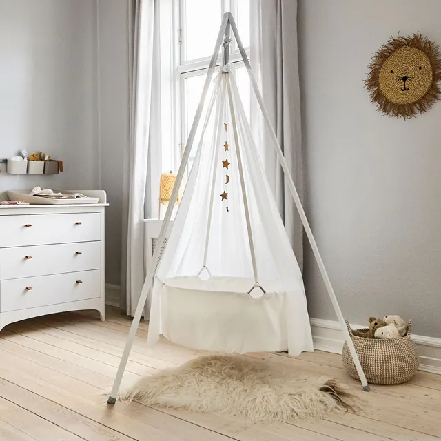 leander-classic-wiege-mit-matratze-h-ngewiege image 1