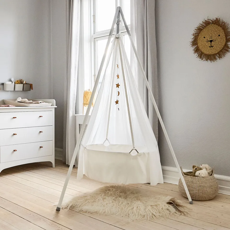 leander-classic-wiege-mit-matratze-h-ngewiege image 1