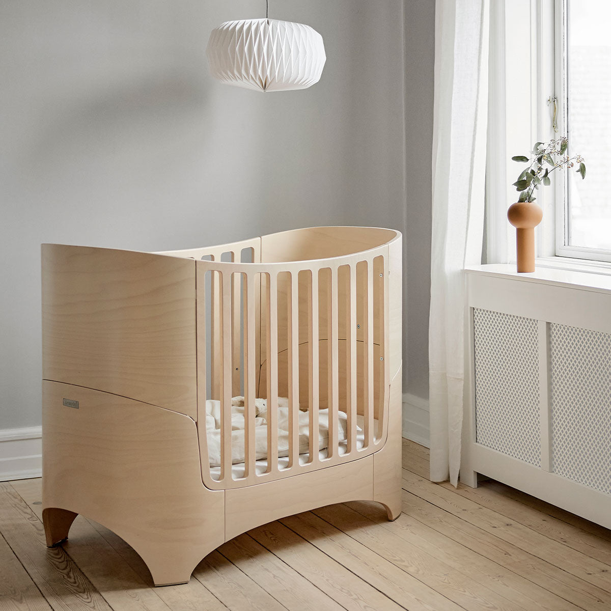 leander-classic-babybett-0-3-jahre-massivholz-oval-mitwachsend image 4